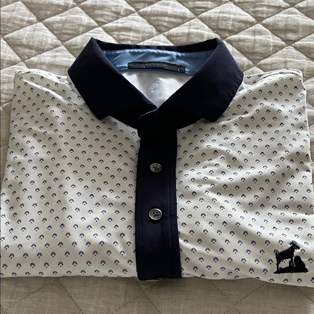 ⛳️Greyson Navy and White Casual Button Down Shirt